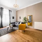 Nyár 3 Bedroom Centre Entire Home