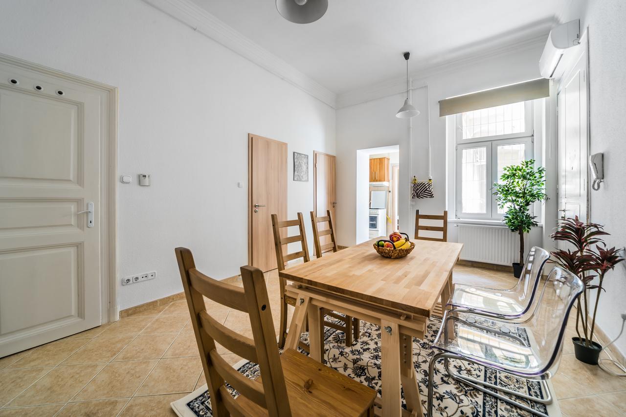 Apartamento Nyar 3 Bedroom Centre Entire