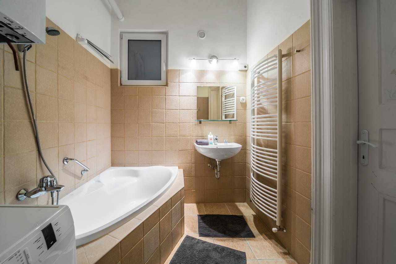 Nyar 3 Bedroom Centre Entire Apartamento *